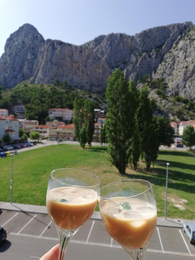 Apartment Anamarija Omiš Buitenkant foto